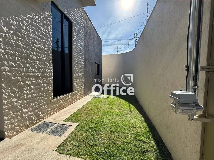 Casa com 3 quartos à venda, 200m2 em Residencial Paris, Anapolis - GO - imagem 1 Foto 1 de Casa com 3 quartos à venda, 200m2 em Residencial Paris, Anapolis - GO