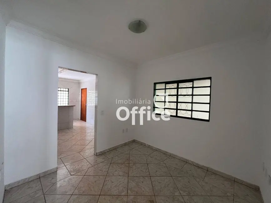Foto 2 de Casa com 3 quartos à venda, 302m2 em Recanto do Sol, Anapolis - GO