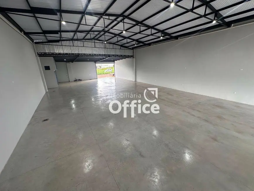 Foto 1 de Armazém / Galpão à venda, 605m2 em Anapolis - GO