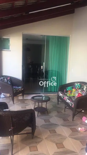 Foto 2 de Casa com 3 quartos à venda, 150m2 em Residencial Flor do Cerrado, Anapolis - GO