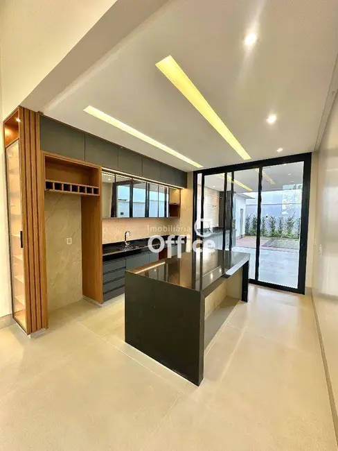 Casa com 3 quartos à venda, 360m2 em Senador Canedo - GO - imagem 7 Foto 7 de Casa com 3 quartos à venda, 360m2 em Senador Canedo - GO