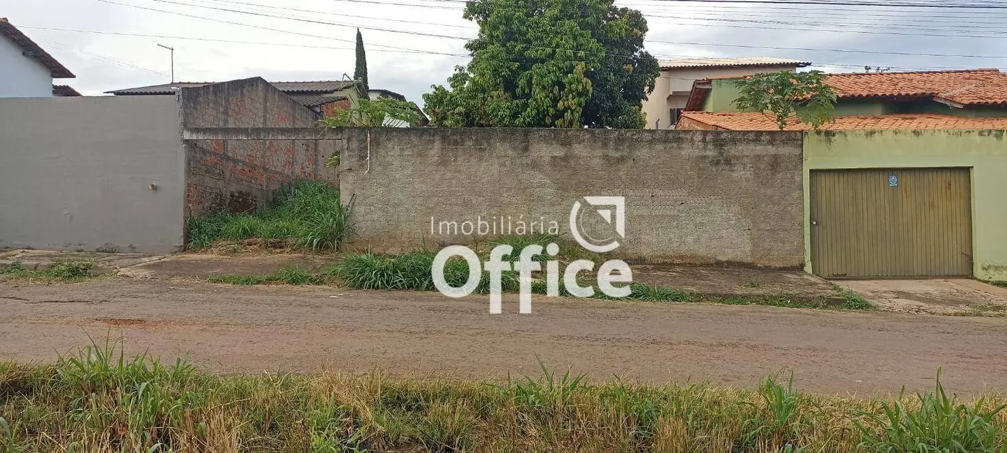 Foto 3 de Terreno / Lote à venda, 300m2 em Itamaraty 4ª Etapa, Anapolis - GO