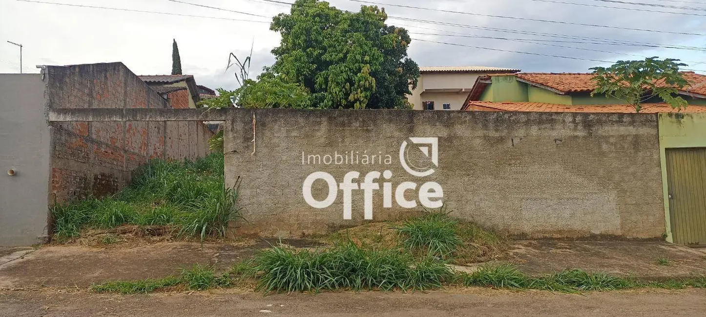 Foto 2 de Terreno / Lote à venda, 300m2 em Itamaraty 4ª Etapa, Anapolis - GO