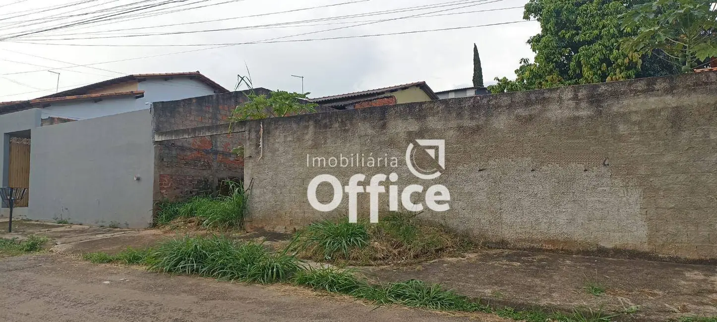 Foto 1 de Terreno / Lote à venda, 300m2 em Itamaraty 4ª Etapa, Anapolis - GO