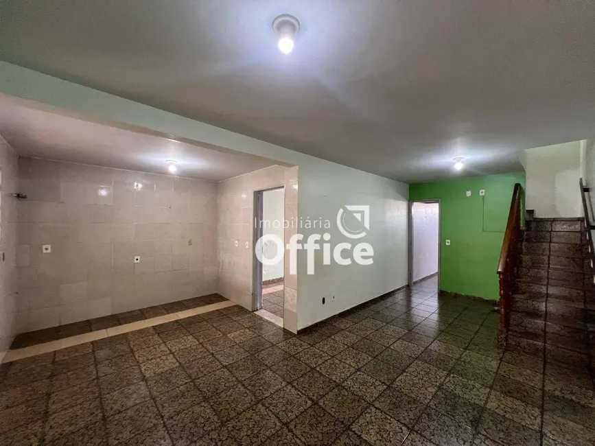 Sobrado com 2 quartos para alugar, 174m2 em Vila Miguel Jorge, Anapolis - GO - imagem 6 Foto 6 de Sobrado com 2 quartos para alugar, 174m2 em Vila Miguel Jorge, Anapolis - GO