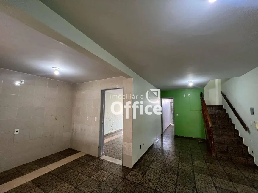 Sobrado com 2 quartos para alugar, 174m2 em Vila Miguel Jorge, Anapolis - GO - imagem 3 Foto 3 de Sobrado com 2 quartos para alugar, 174m2 em Vila Miguel Jorge, Anapolis - GO
