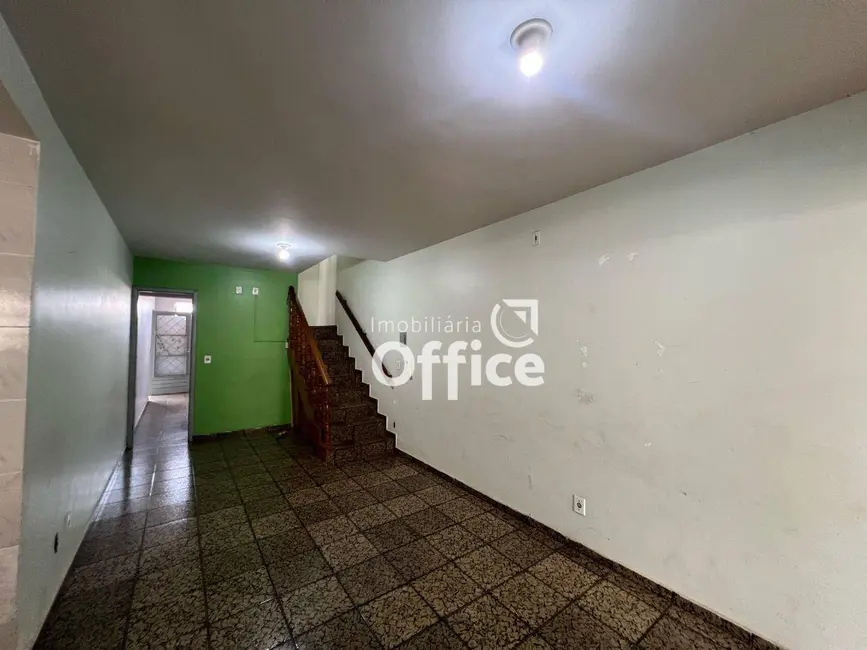 Sobrado com 2 quartos para alugar, 174m2 em Vila Miguel Jorge, Anapolis - GO - imagem 5 Foto 5 de Sobrado com 2 quartos para alugar, 174m2 em Vila Miguel Jorge, Anapolis - GO
