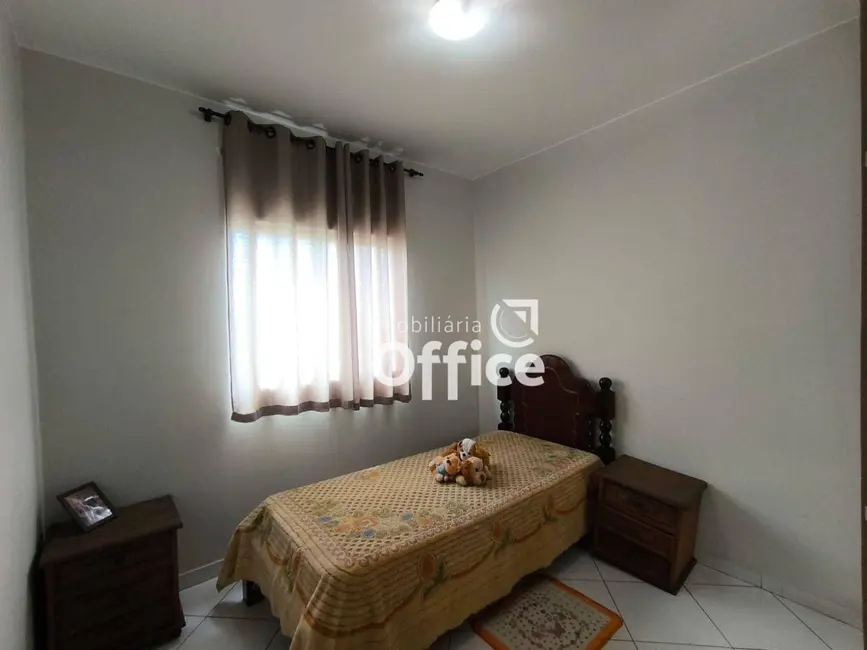 Foto 8 de Apartamento com 3 quartos à venda, 67m2 em Vila Jaiara, Anapolis - GO