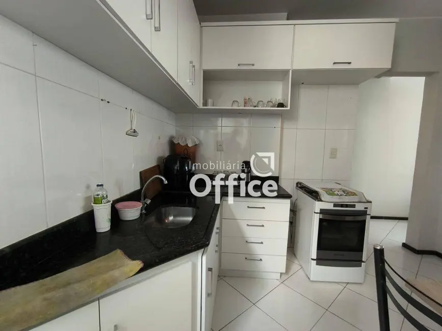 Foto 2 de Apartamento com 3 quartos à venda, 67m2 em Vila Jaiara, Anapolis - GO
