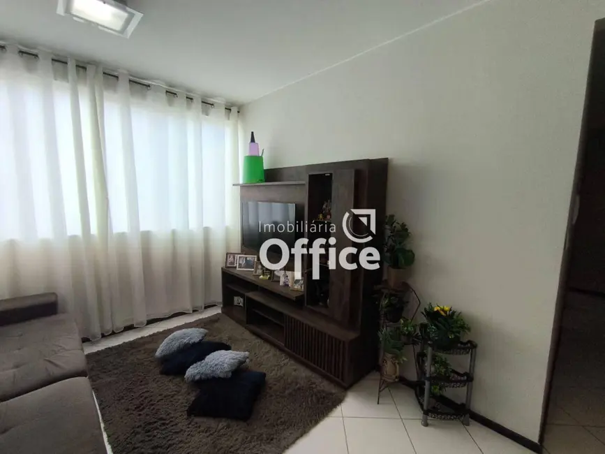 Foto 7 de Apartamento com 3 quartos à venda, 67m2 em Vila Jaiara, Anapolis - GO
