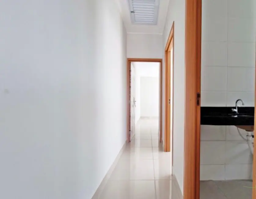 Foto 2 de Casa com 2 quartos à venda, 150m2 em Residencial Cerejeiras, Anapolis - GO