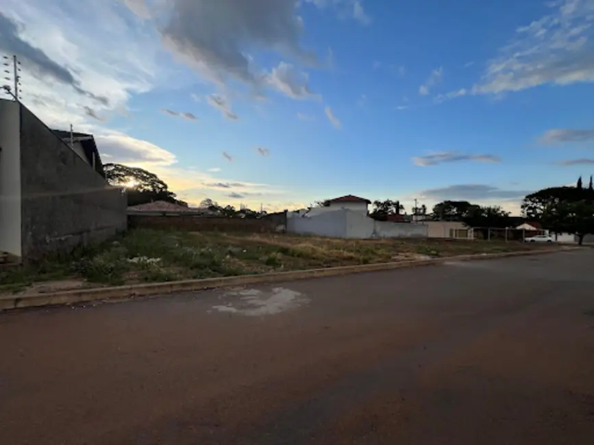 Foto 1 de Terreno / Lote à venda, 360m2 em Anápolis City, Anapolis - GO
