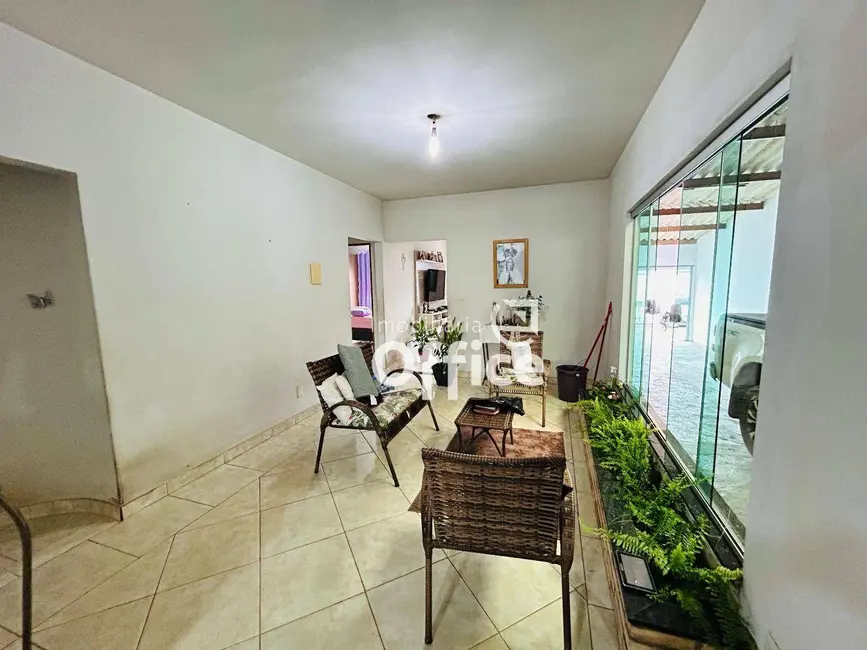 Casa com 3 quartos à venda, 300m2 em Boa Vista, Anapolis - GO - imagem 6 Foto 6 de Casa com 3 quartos à venda, 300m2 em Boa Vista, Anapolis - GO