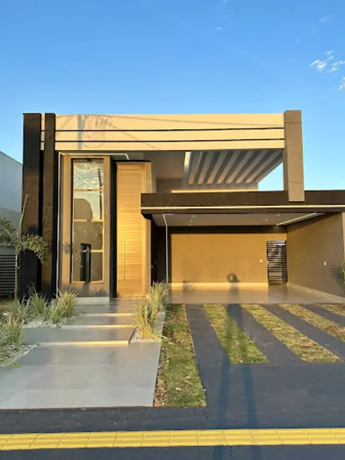 Foto 2 de Casa de Condomínio com 3 quartos à venda, 360m2 em Senador Canedo - GO