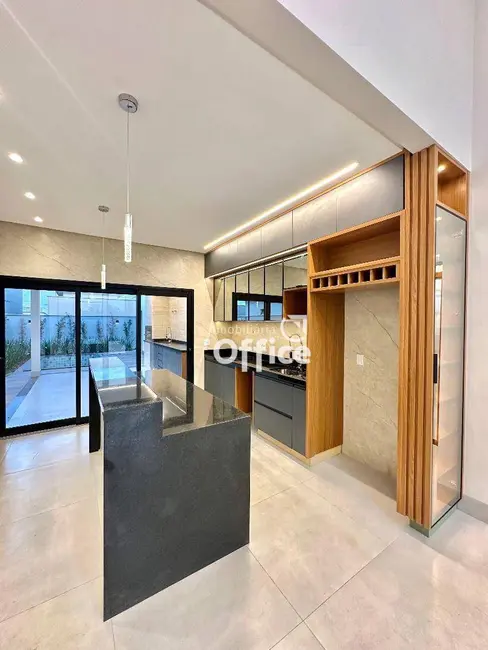 Casa de Condomínio com 3 quartos à venda, 360m2 em Senador Canedo - GO - imagem 6 Foto 6 de Casa de Condomínio com 3 quartos à venda, 360m2 em Senador Canedo - GO