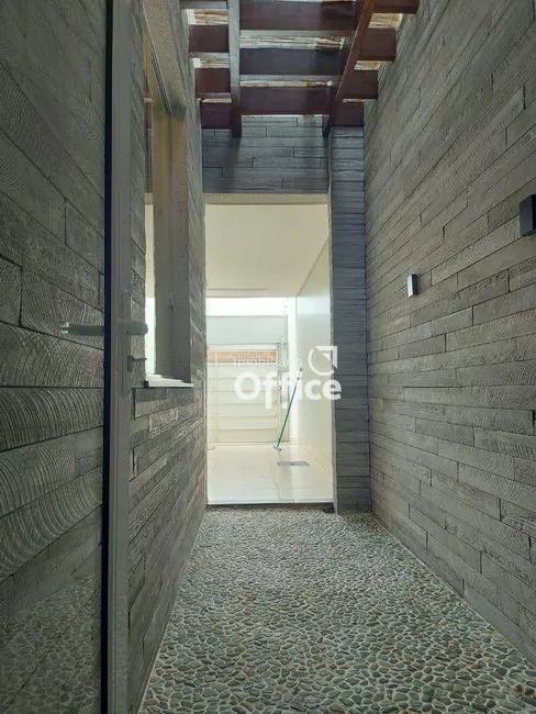 Foto 2 de Sobrado com 4 quartos à venda, 150m2 em São Carlos, Anapolis - GO