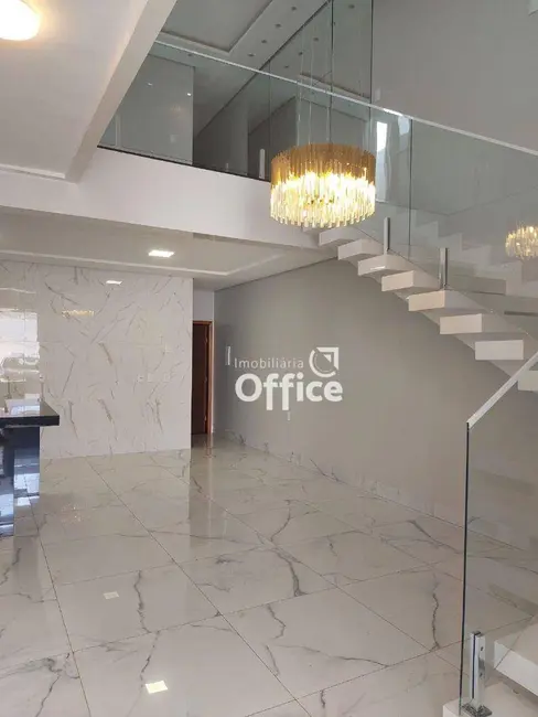 Foto 1 de Sobrado com 4 quartos à venda, 150m2 em São Carlos, Anapolis - GO