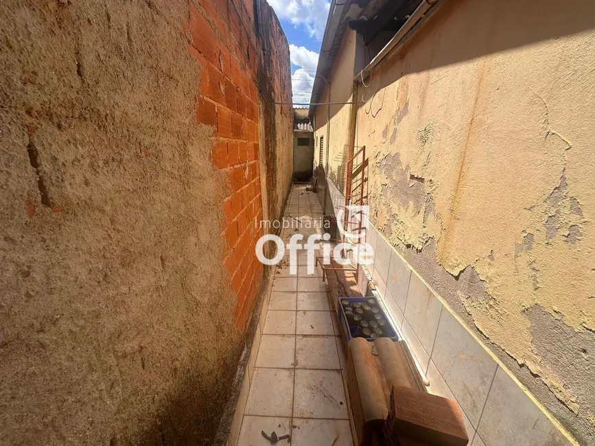 Foto 9 de Casa com 3 quartos à venda, 300m2 em Parque Brasília, Anapolis - GO