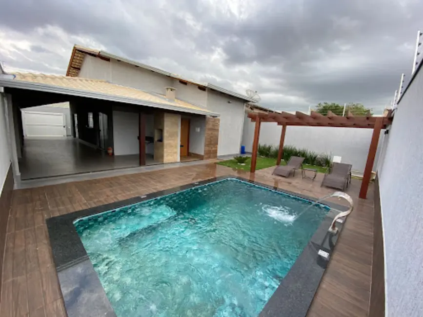 Foto 1 de Casa com 3 quartos à venda, 300m2 em Parque dos Pirineus, Anapolis - GO