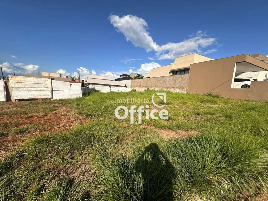 Foto 1 de Terreno / Lote à venda, 427m2 em Condomínio Residencial Grand Trianon, Anapolis - GO