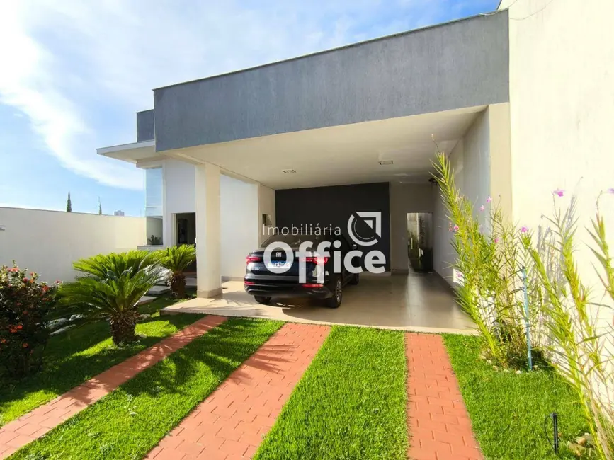 Foto 2 de Casa com 5 quartos à venda, 510m2 em Vila Santa Isabel, Anapolis - GO