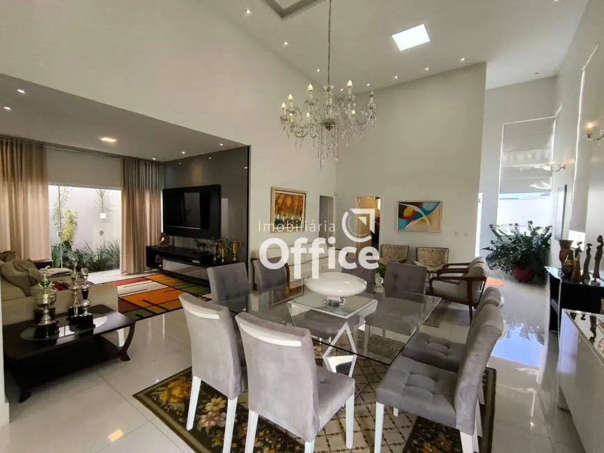 Foto 8 de Casa com 5 quartos à venda, 510m2 em Vila Santa Isabel, Anapolis - GO