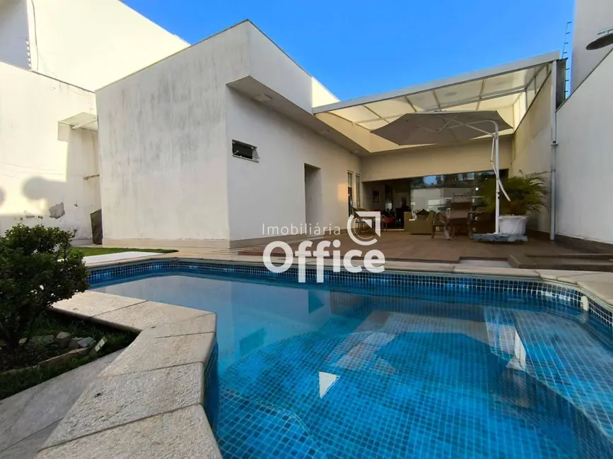Foto 1 de Casa com 5 quartos à venda, 510m2 em Vila Santa Isabel, Anapolis - GO