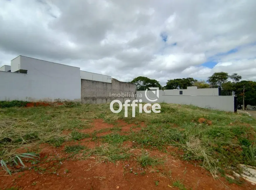 Foto 1 de Terreno / Lote à venda, 370m2 em Residencial Buritis, Anapolis - GO