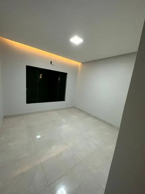 Foto 2 de Casa com 3 quartos à venda, 200m2 em Loteamento Residencial Verona, Anapolis - GO