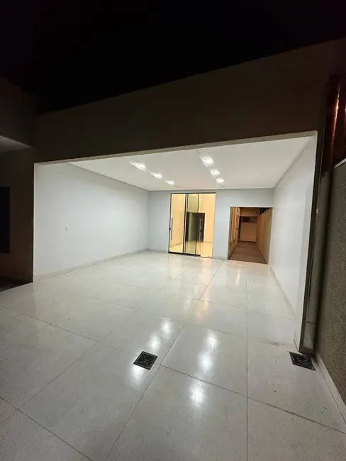 Foto 1 de Casa com 3 quartos à venda, 200m2 em Loteamento Residencial Verona, Anapolis - GO