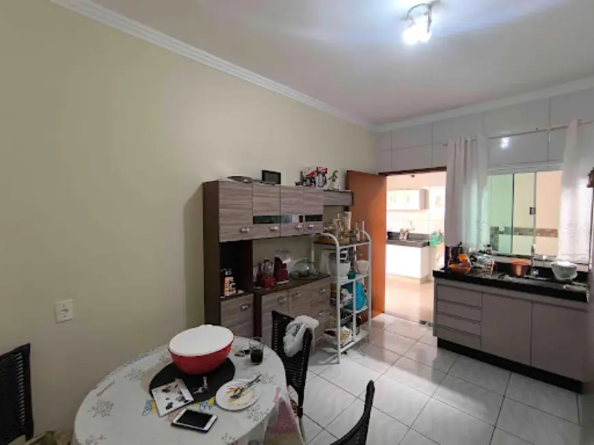 Foto 5 de Casa com 3 quartos à venda, 215m2 em Residencial Vale do Sol, Anapolis - GO