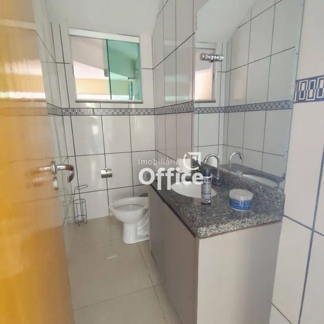 Sobrado com 4 quartos à venda, 200m2 em São Carlos, Anapolis - GO - imagem 7 Foto 7 de Sobrado com 4 quartos à venda, 200m2 em São Carlos, Anapolis - GO