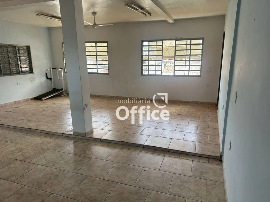 Sobrado com 3 quartos à venda, 200m2 em Setor São José, Goiania - GO - imagem 8 Foto 8 de Sobrado com 3 quartos à venda, 200m2 em Setor São José, Goiania - GO
