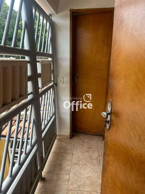 Sobrado com 3 quartos à venda, 200m2 em Setor São José, Goiania - GO - imagem 4 Foto 4 de Sobrado com 3 quartos à venda, 200m2 em Setor São José, Goiania - GO