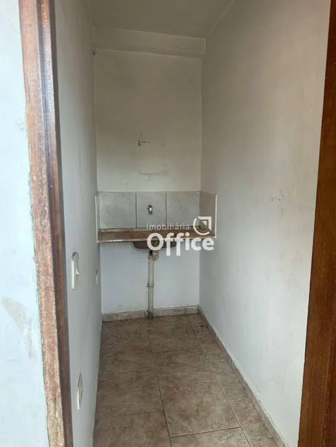 Sobrado com 3 quartos à venda, 200m2 em Setor São José, Goiania - GO - imagem 9 Foto 9 de Sobrado com 3 quartos à venda, 200m2 em Setor São José, Goiania - GO