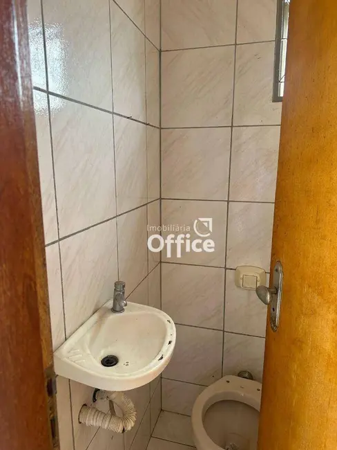 Sobrado com 3 quartos à venda, 200m2 em Setor São José, Goiania - GO - imagem 5 Foto 5 de Sobrado com 3 quartos à venda, 200m2 em Setor São José, Goiania - GO