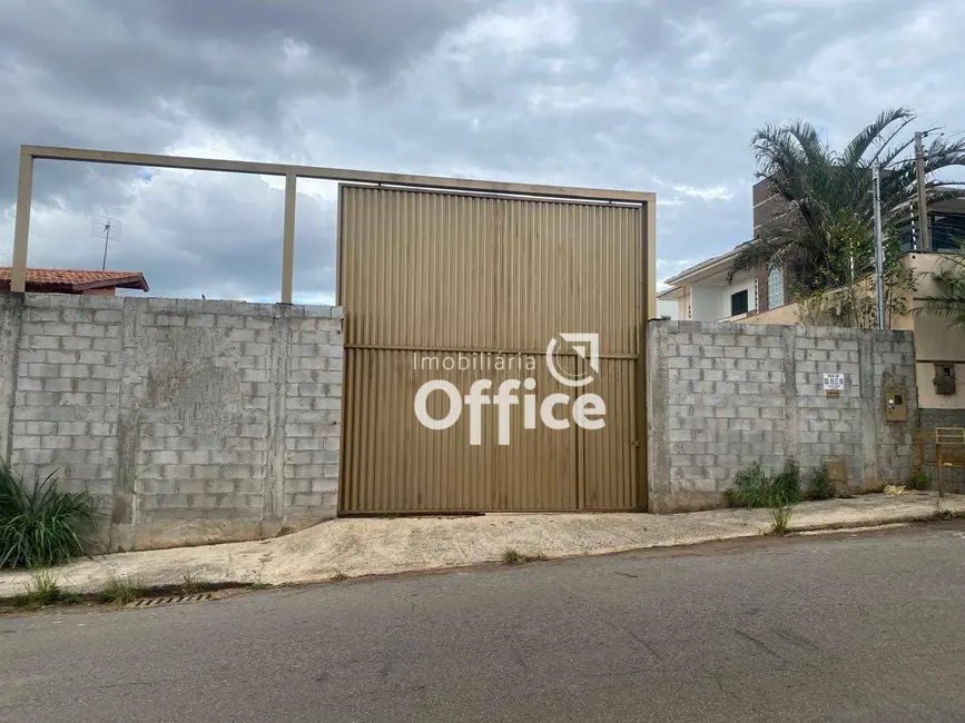 Foto 1 de Terreno / Lote à venda, 600m2 em Vila Góis, Anapolis - GO