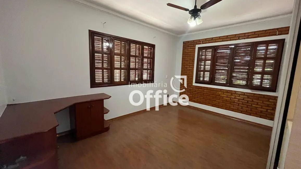 Sobrado com 3 quartos à venda, 460m2 em Jundiaí, Anapolis - GO - imagem 8 Foto 8 de Sobrado com 3 quartos à venda, 460m2 em Jundiaí, Anapolis - GO