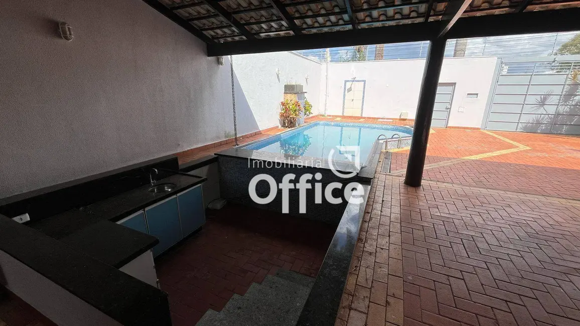 Sobrado com 3 quartos à venda, 460m2 em Jundiaí, Anapolis - GO - imagem 4 Foto 4 de Sobrado com 3 quartos à venda, 460m2 em Jundiaí, Anapolis - GO