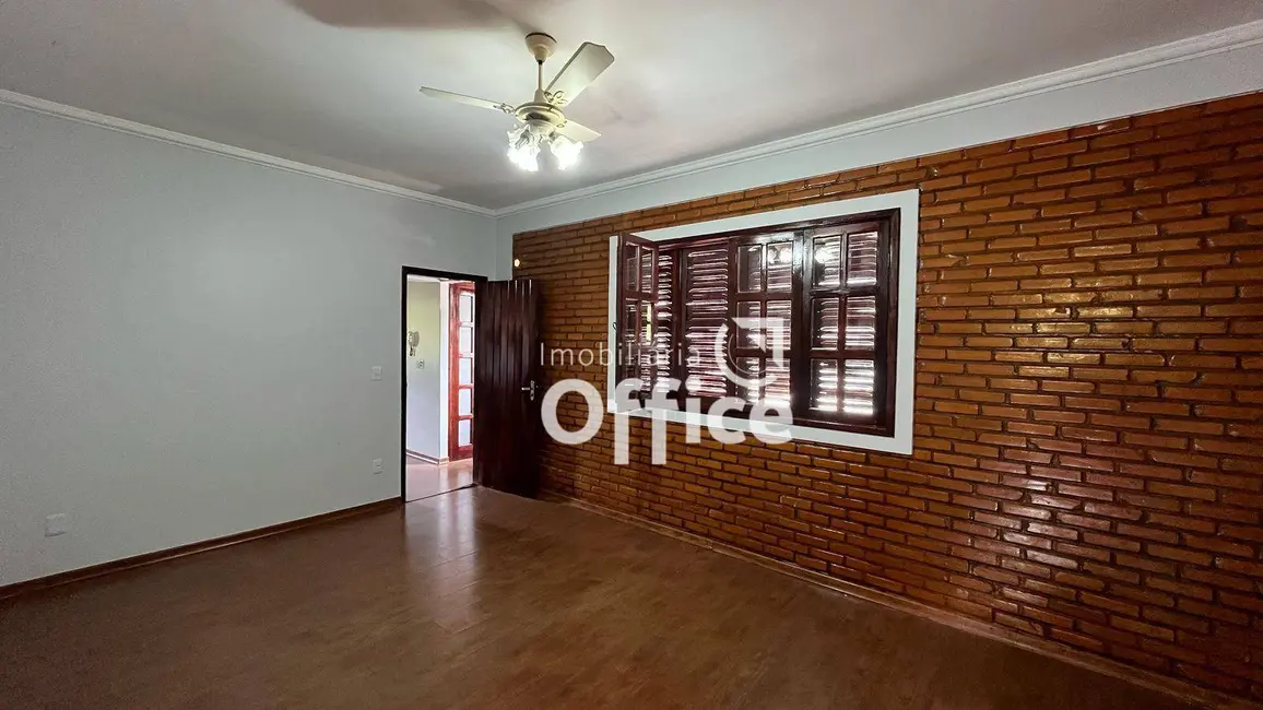 Sobrado com 3 quartos à venda, 460m2 em Jundiaí, Anapolis - GO - imagem 9 Foto 9 de Sobrado com 3 quartos à venda, 460m2 em Jundiaí, Anapolis - GO