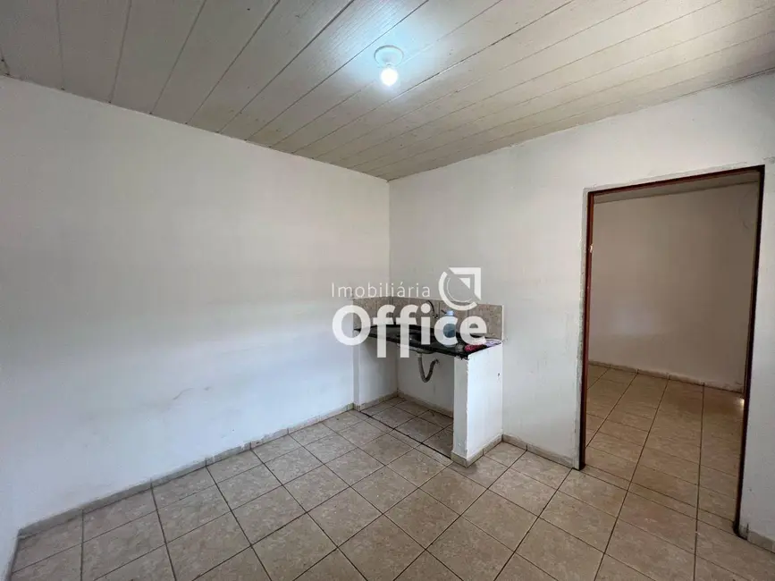 Kitnet com 2 quartos para alugar, 100m2 em Vila Góis, Anapolis - GO - imagem 6 Foto 6 de Kitnet com 2 quartos para alugar, 100m2 em Vila Góis, Anapolis - GO