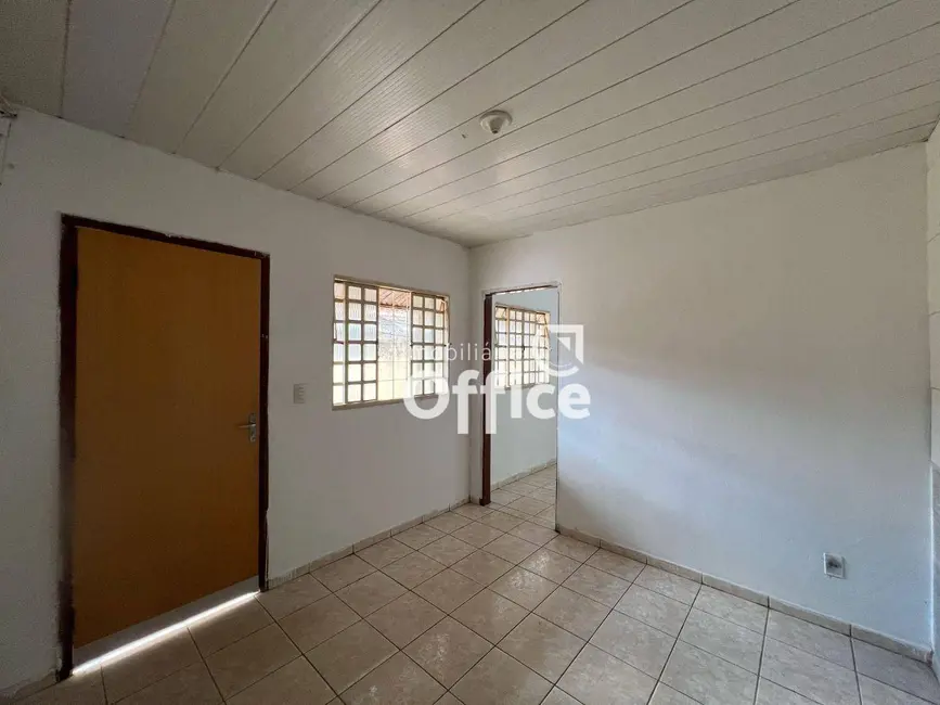 Kitnet com 2 quartos para alugar, 100m2 em Vila Góis, Anapolis - GO - imagem 4 Foto 4 de Kitnet com 2 quartos para alugar, 100m2 em Vila Góis, Anapolis - GO