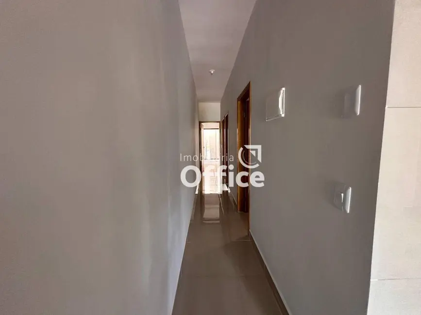Casa com 3 quartos à venda, 100m2 em Residencial Veneza, Anapolis - GO - imagem 3 Foto 3 de Casa com 3 quartos à venda, 100m2 em Residencial Veneza, Anapolis - GO