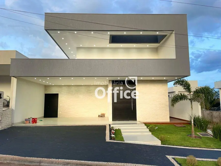 Foto 1 de Casa de Condomínio com 3 quartos à venda, 390m2 em Anapolis - GO