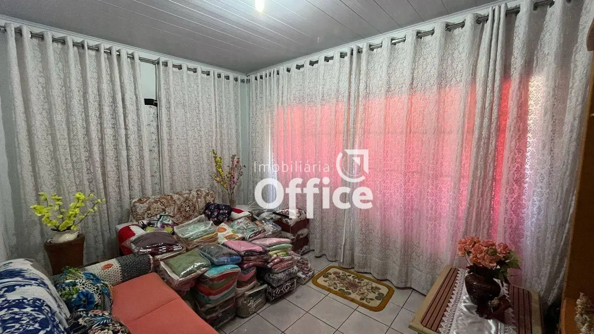 Casa com 3 quartos à venda, 550m2 em Vila Jaiara, Anapolis - GO - imagem 9 Foto 9 de Casa com 3 quartos à venda, 550m2 em Vila Jaiara, Anapolis - GO