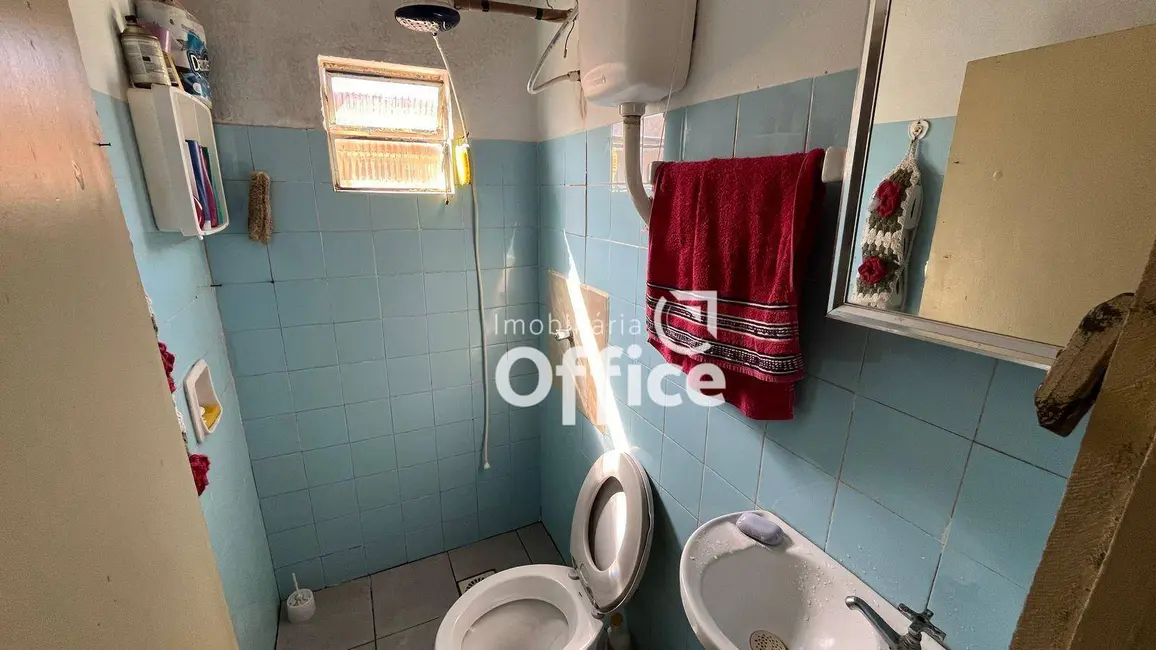 Casa com 3 quartos à venda, 550m2 em Vila Jaiara, Anapolis - GO - imagem 4 Foto 4 de Casa com 3 quartos à venda, 550m2 em Vila Jaiara, Anapolis - GO