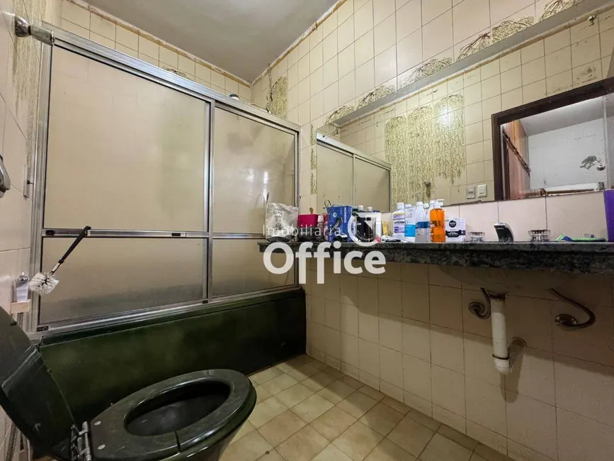 Foto 9 de Casa com 4 quartos à venda, 360m2 em Anapolis - GO