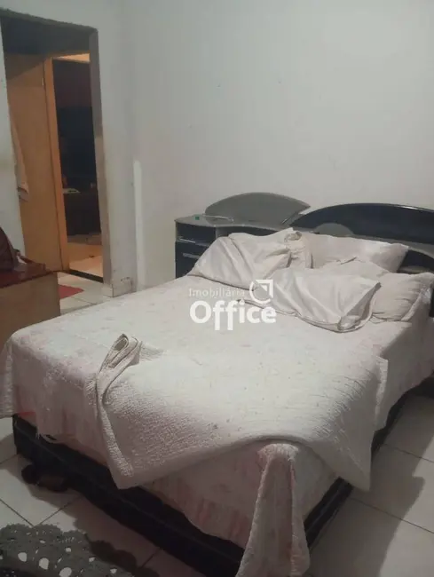 Foto 1 de Casa com 3 quartos à venda, 360m2 em Sítios de Recreio Vale das Laranjeiras, Anapolis - GO