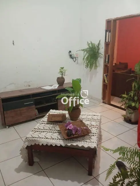 Casa com 3 quartos à venda, 360m2 em Sítios de Recreio Vale das Laranjeiras, Anapolis - GO - imagem 6 Foto 6 de Casa com 3 quartos à venda, 360m2 em Sítios de Recreio Vale das Laranjeiras, Anapolis - GO