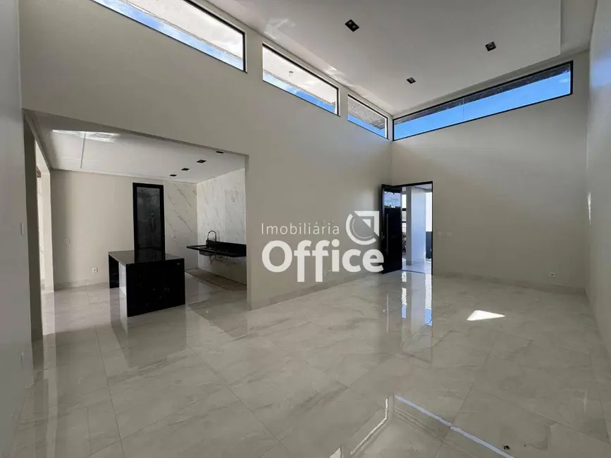 Casa com 3 quartos à venda, 348m2 em Residencial Jardins do Lago, Anapolis - GO - imagem 4 Foto 4 de Casa com 3 quartos à venda, 348m2 em Residencial Jardins do Lago, Anapolis - GO